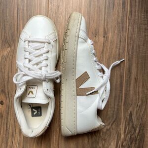 Veja White and Brown Casual Sneakers